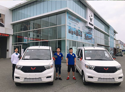 Quanwei energy-saving screw air compressor factory after-sales department ordered a number of new Wuling cars